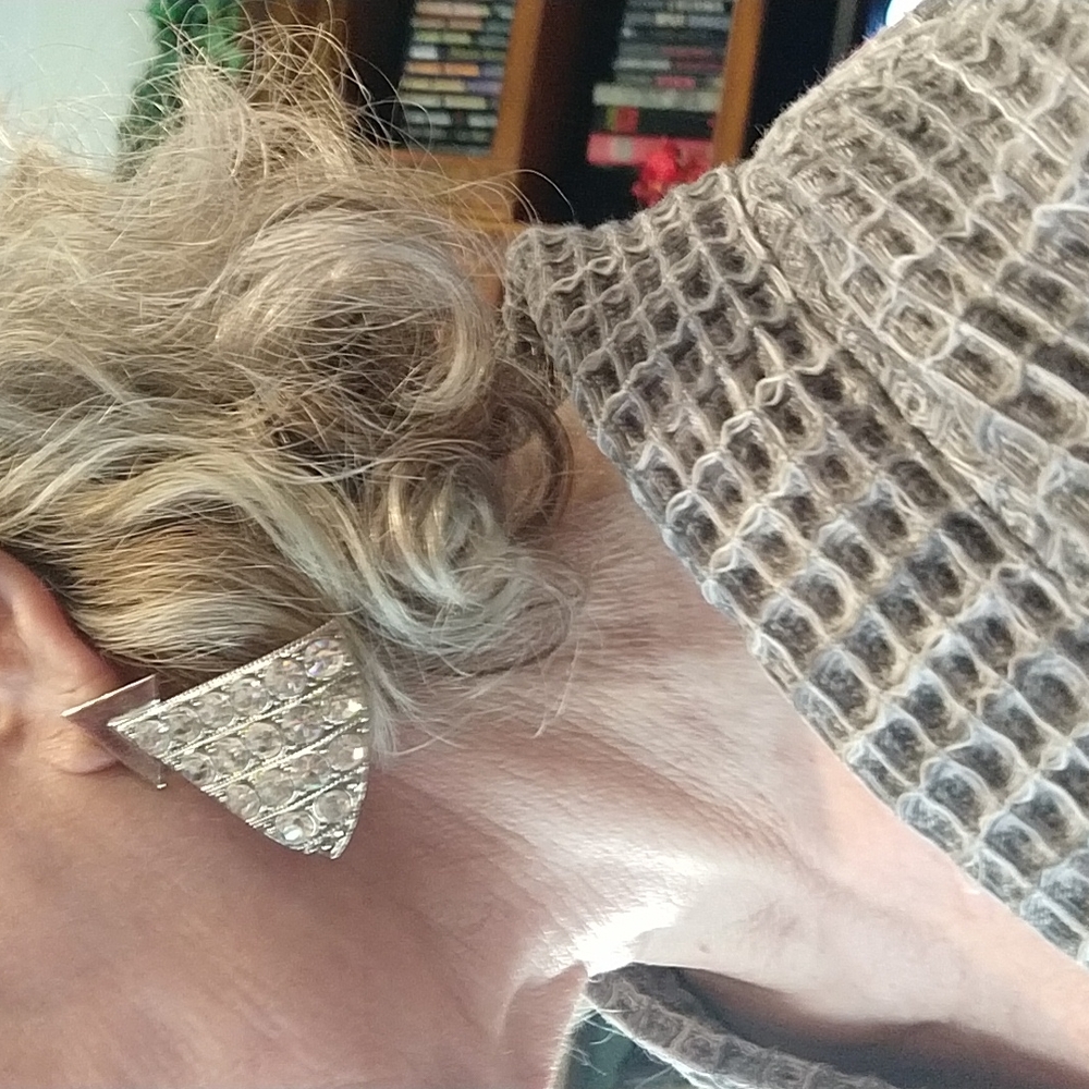 Uec Dramatic Triangle. Pierced, Clear Rhinestones… - image 4